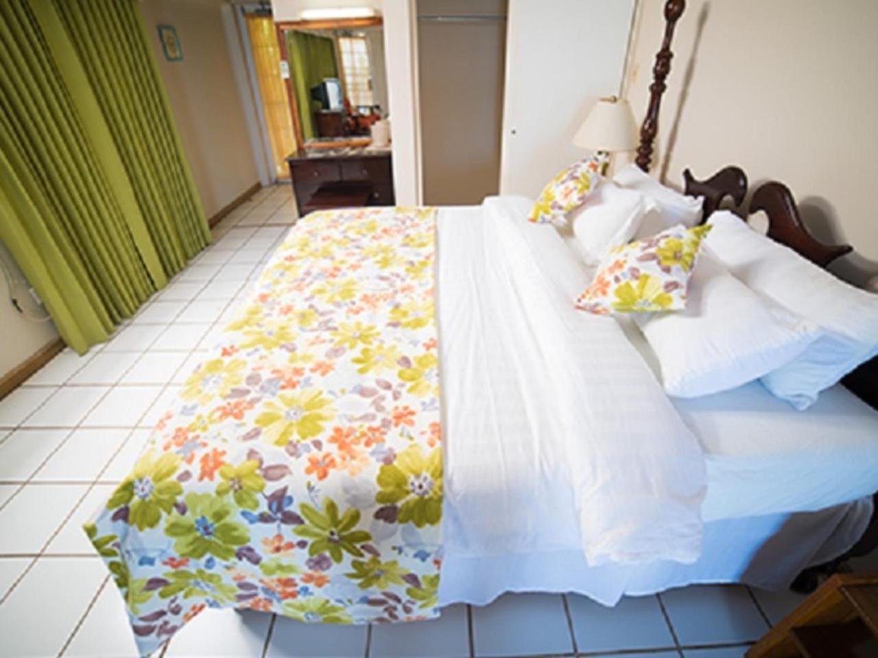 Treasure Beach Hotel Luaran gambar